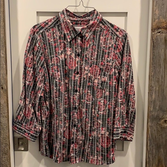 Women’s size small blouse - Picture 1 of 3
